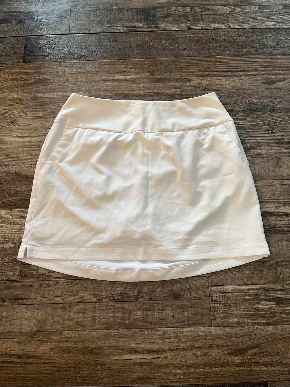 Women's White Performance Golf Skort - Classic Athletic Style